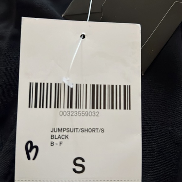 Forever 21 black high neck top V‎ back adjustable ties button sides romper new S - Picture 7 of 8